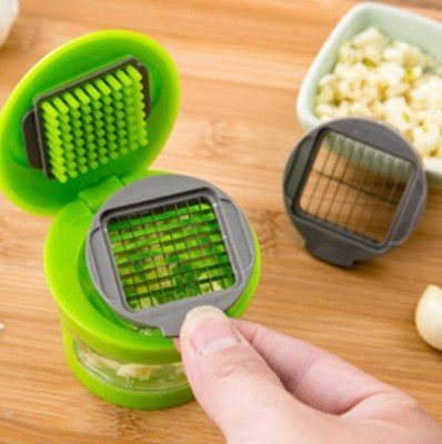 2-in-1 Garlic Crusher & Slicer – Multi-Function Handheld Garlic Press & Chopper with Storage