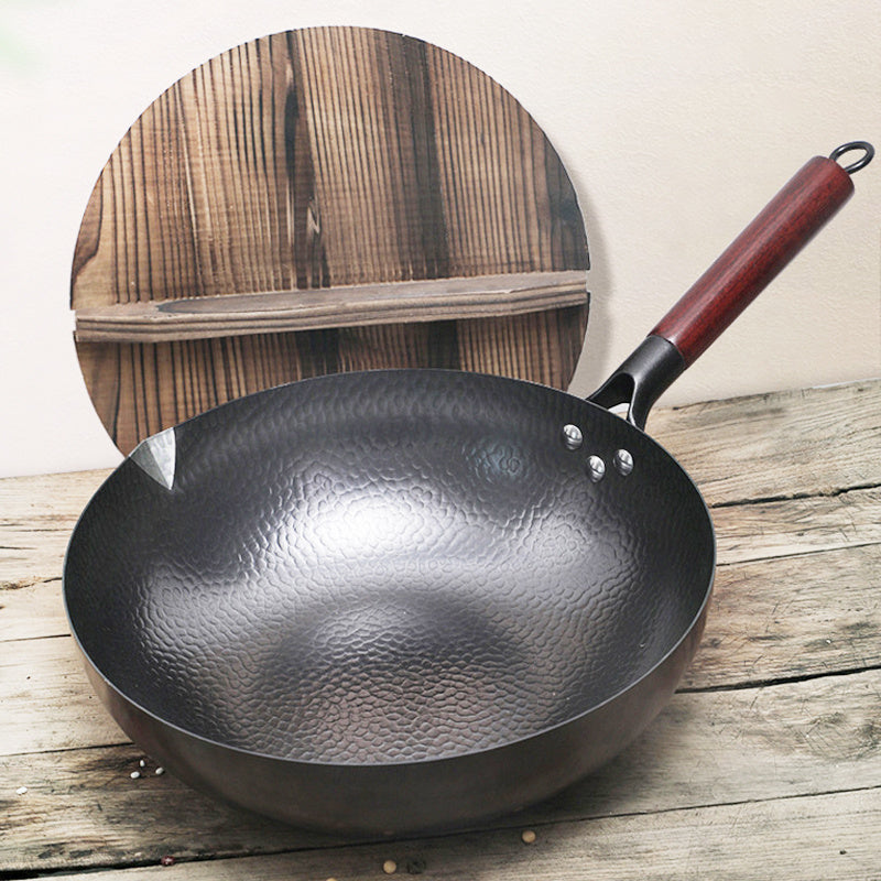 Handmade Traditional Iron Wok – Non-Stick Carbon Steel Stir-Fry Pan with Wooden Handle & Lid for Authentic Cooking